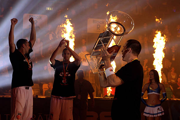 在对阵老鹰 在对阵老鹰