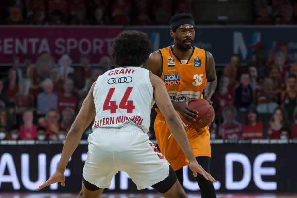 担了关键时 担了关键时